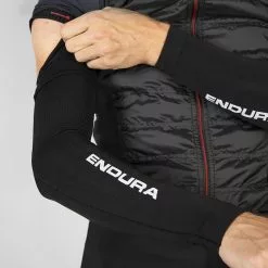 Endura Engineered Arm Warmer -Cykeltøj til kvinder Salg Endura Engineered Arm Warmer 1645024876 01
