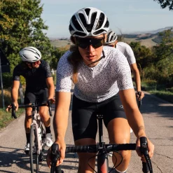 Isadore Women´s Alternative Jersey, Hvid 11 Isadore Women´s Alternative Jersey, Hvid -Cykeltøj til kvinder Salg Isadore Womens Alternative Jersey H 1622127636 05